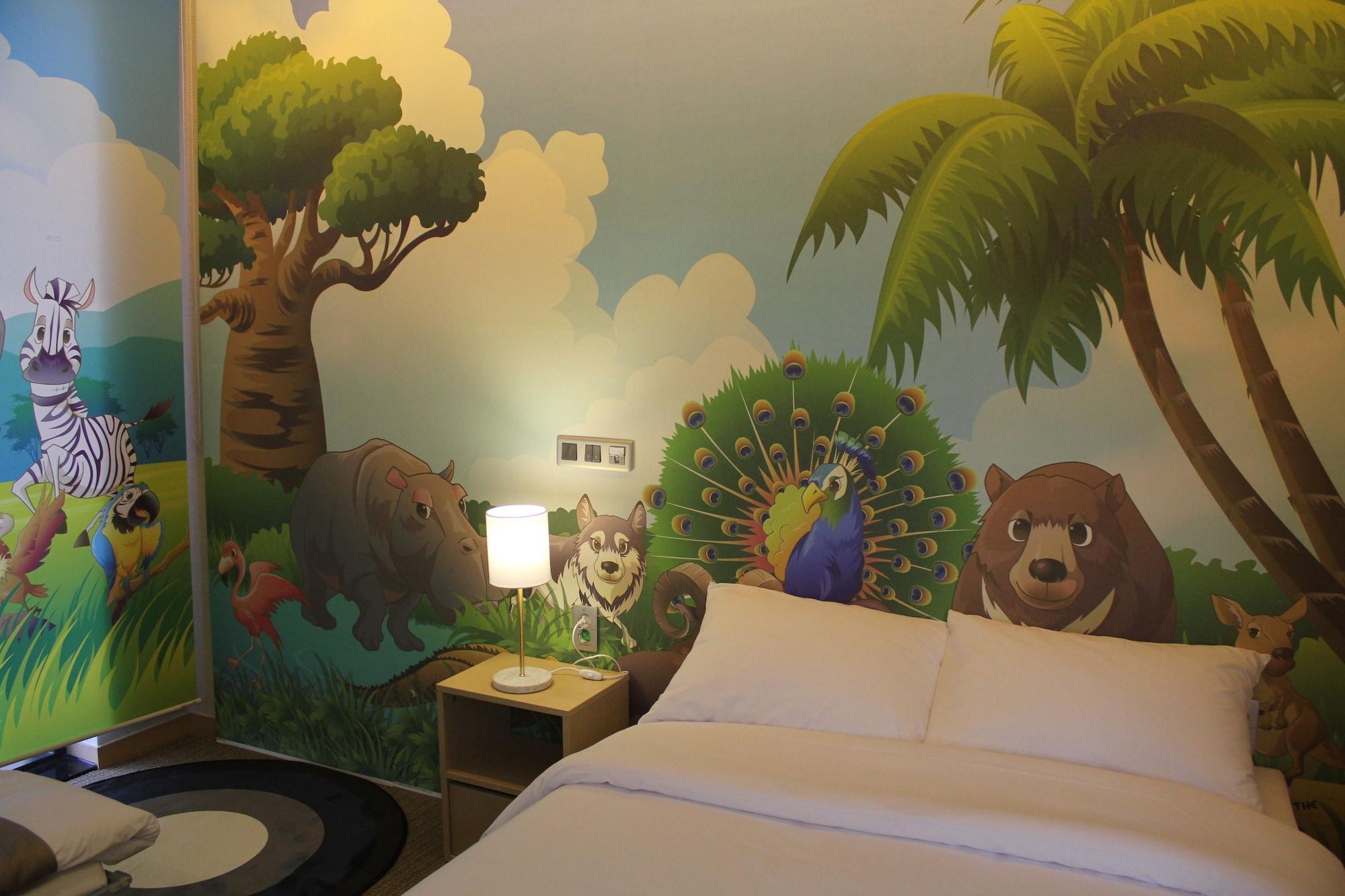 Hotel Royal Emporium Airport