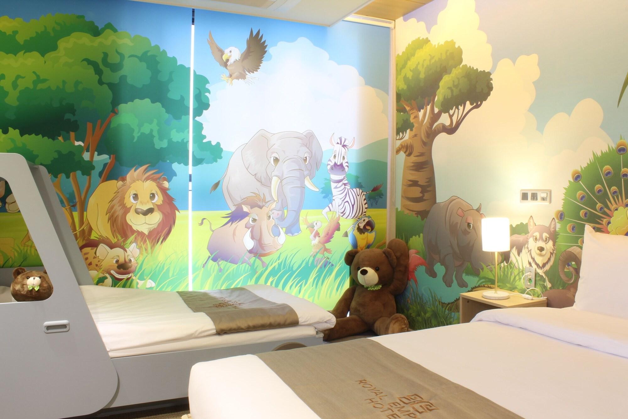 Hotel Royal Emporium Airport 4*