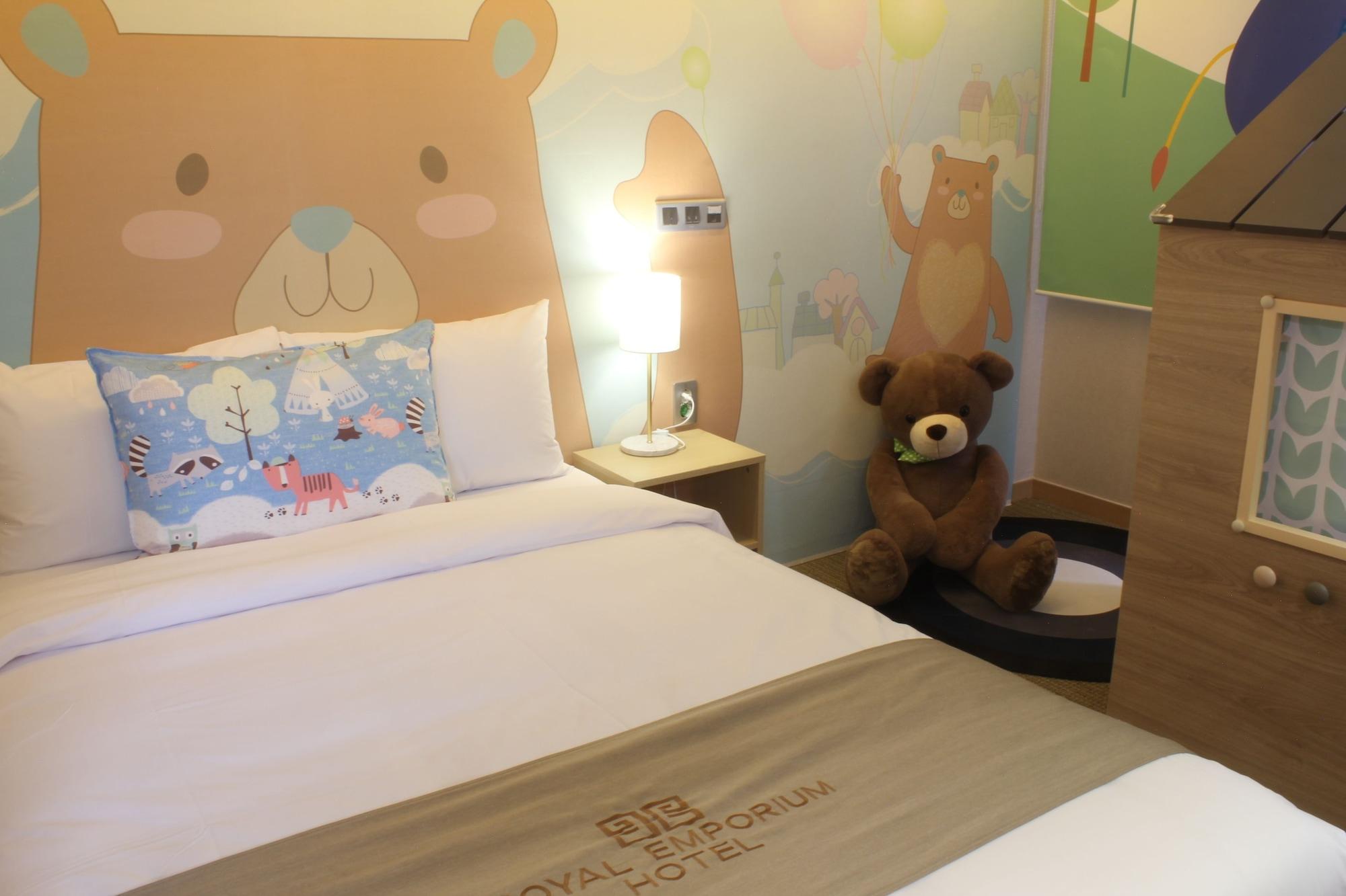 Hotel Royal Emporium Airport