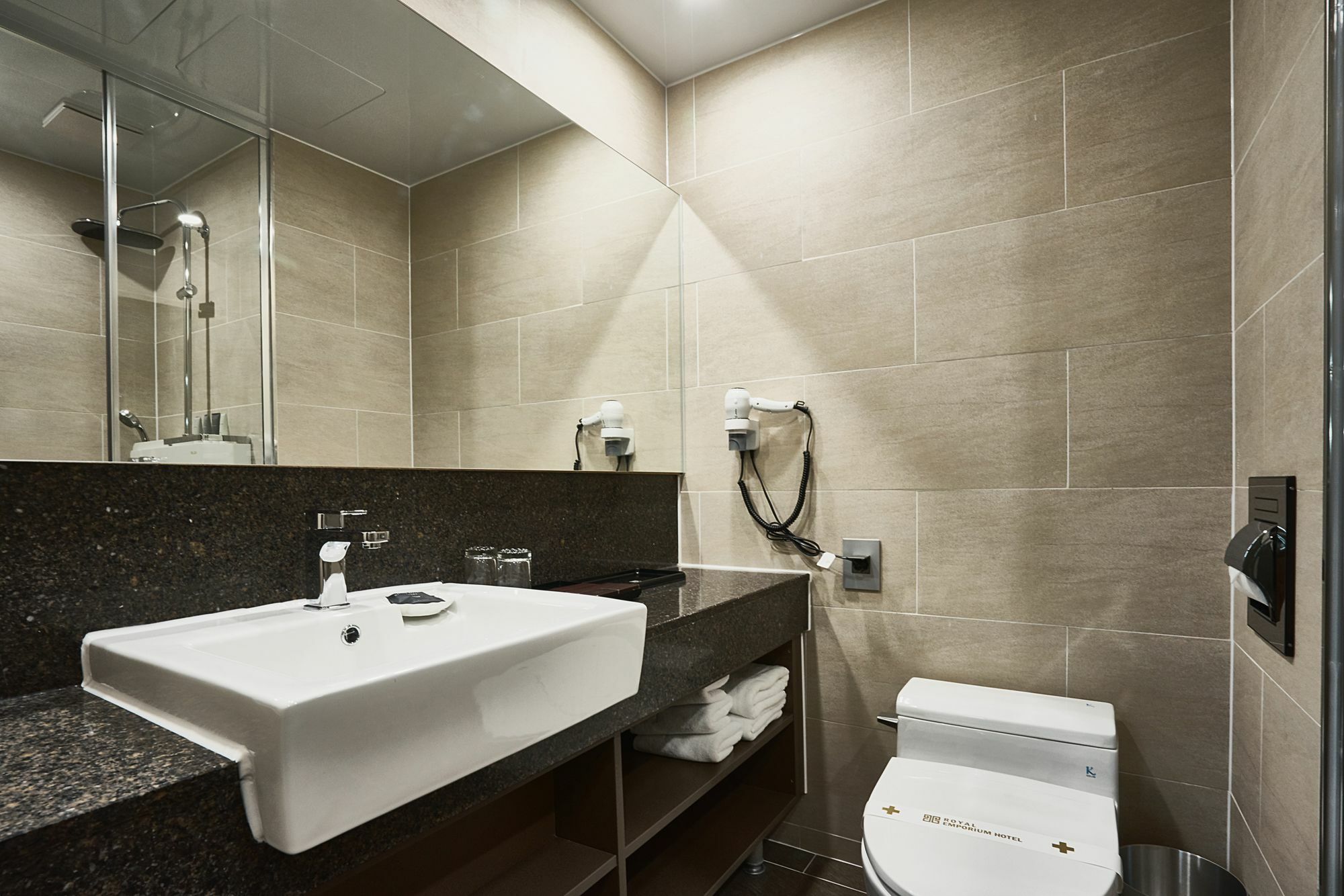 Royal Emporium Airport 4*